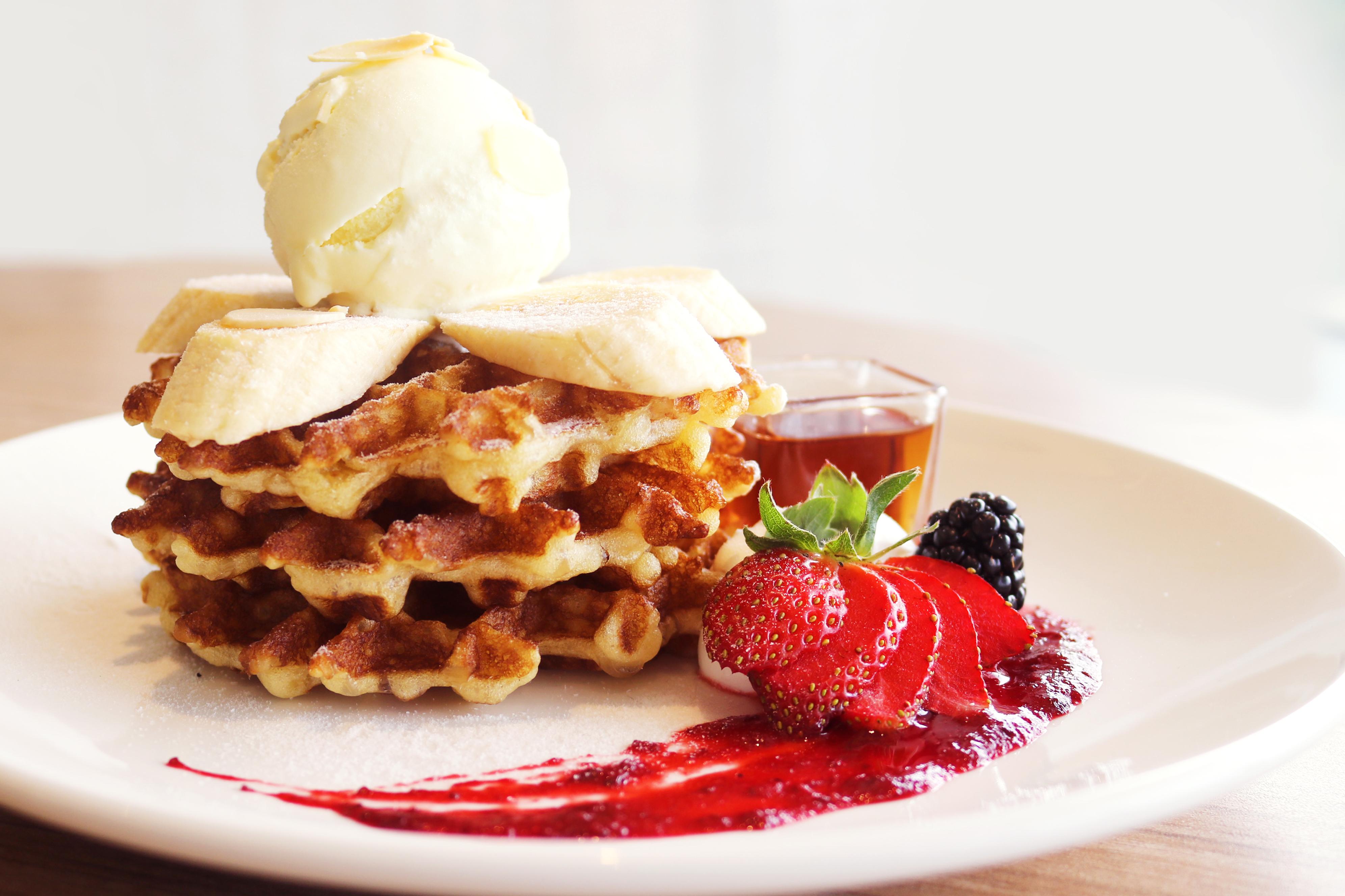 Hotel Premier Ion Delemen à Genting Highlands Extérieur photo A Belgian waffle with fruit and ice cream
